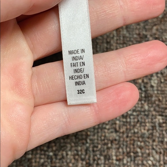 VS sports bra 💪🏼💕 - Picture 2 of 3